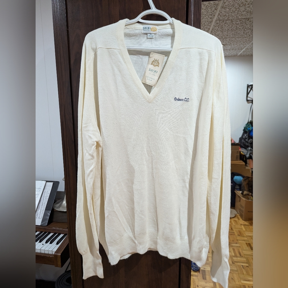 Izod Club vintage V-neck sweater